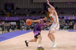 开云体育在线-吉林队轻取青岛队，易建联状态火热的简单介绍