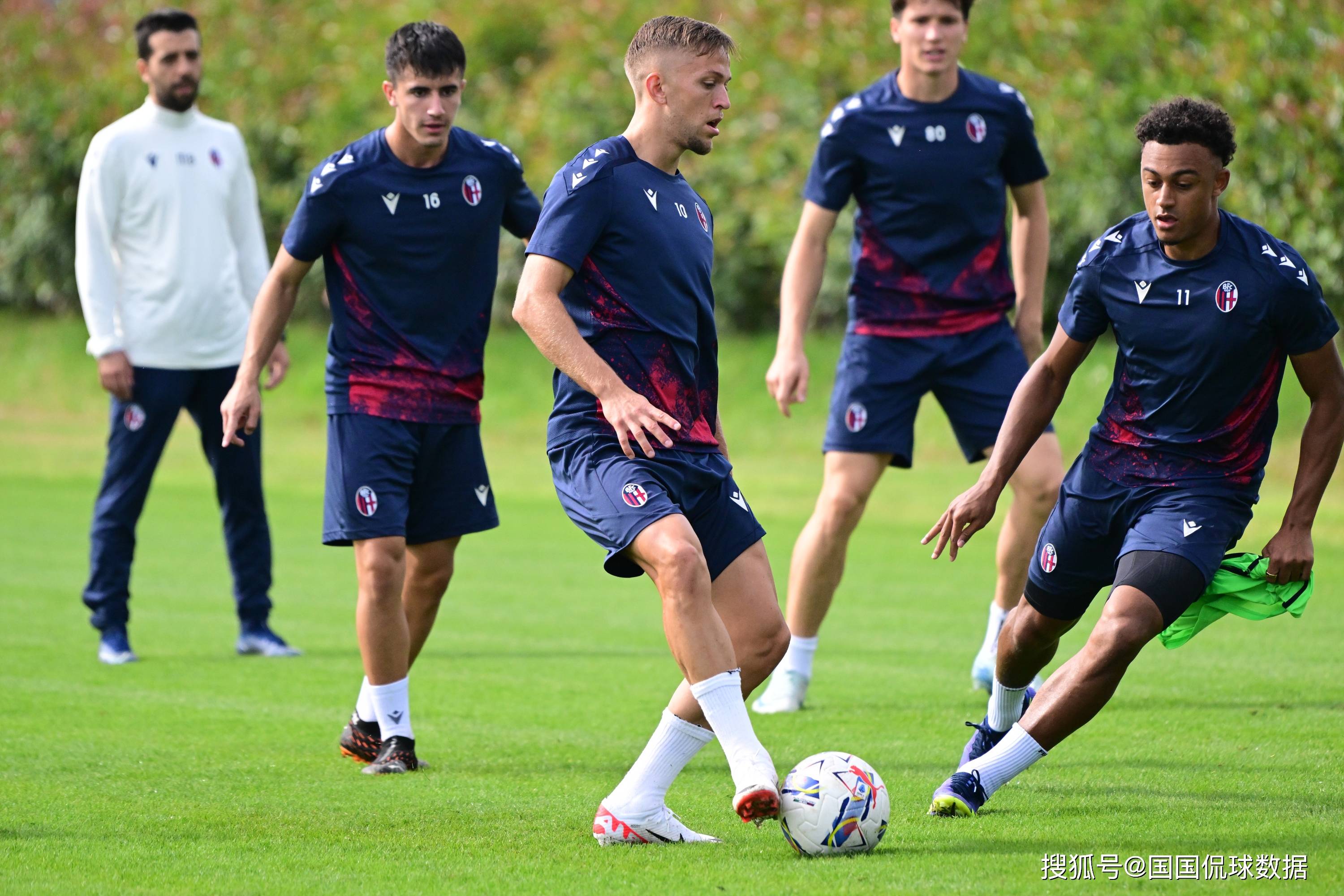 包含博洛尼亚客场逼平亚特兰大,保持不败的词条 包含博洛尼亚客场逼平亚特兰大,保持不败的词条