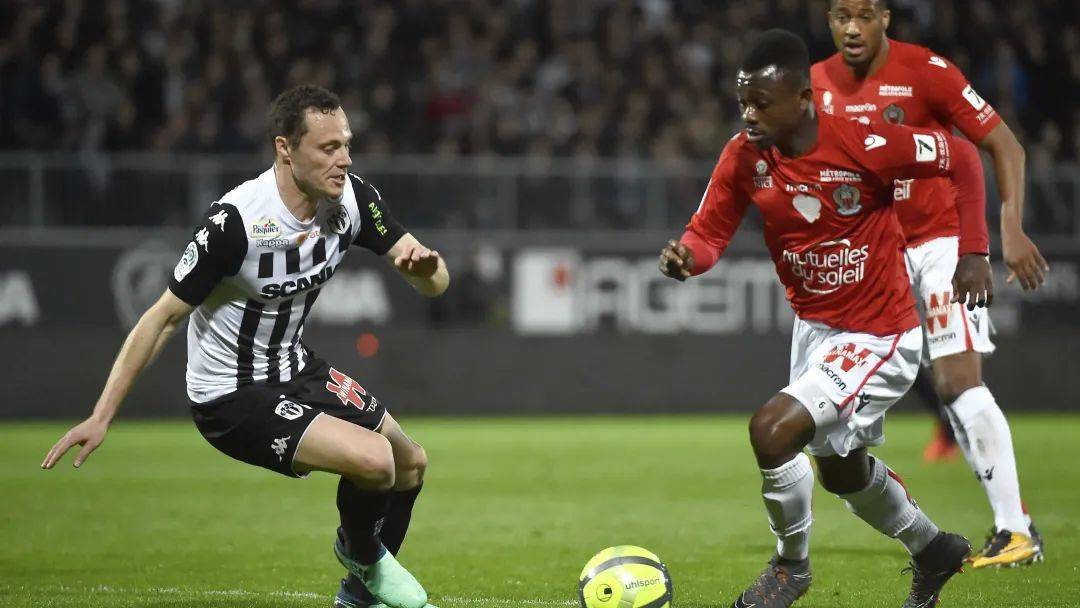 巴黎圣日耳曼对阵昂热,谁能胜出 巴黎圣日耳曼对阵昂热,谁能胜出